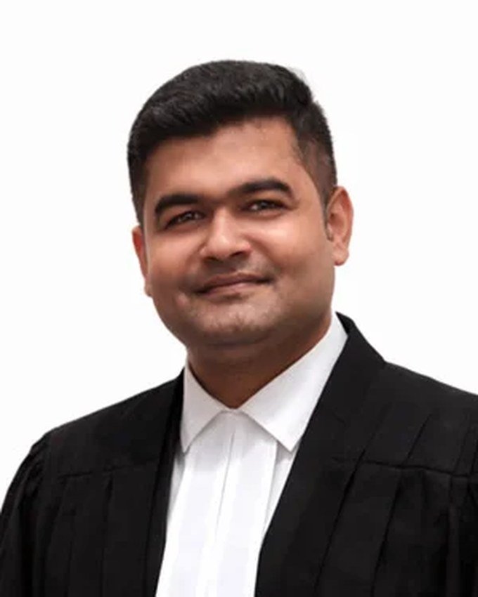 Advocate Manish Jha, advocate practising in New Delhi